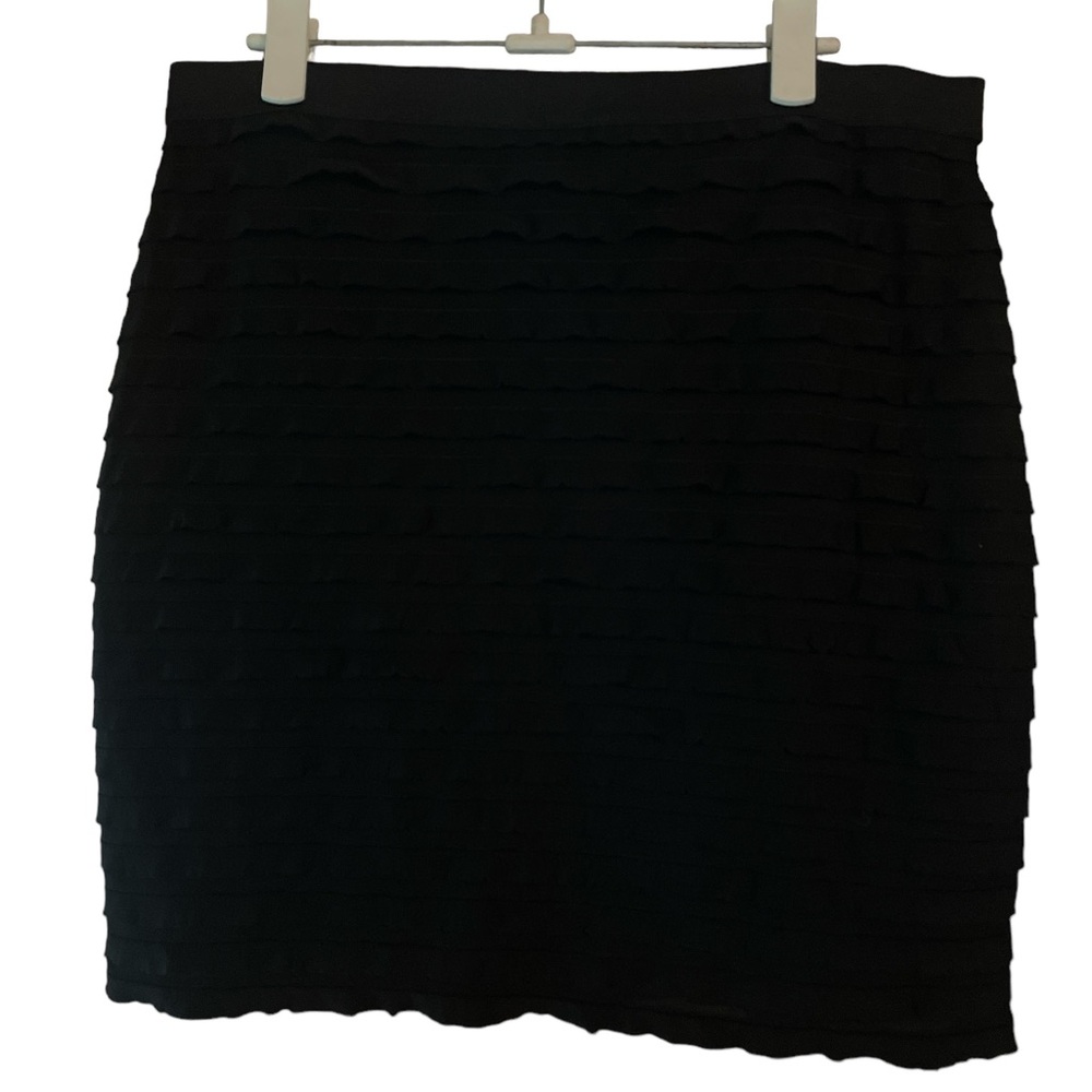Banana Republic Skirt Size Large Black Ruffles Tiered Elastic Waist‎ Stretch
